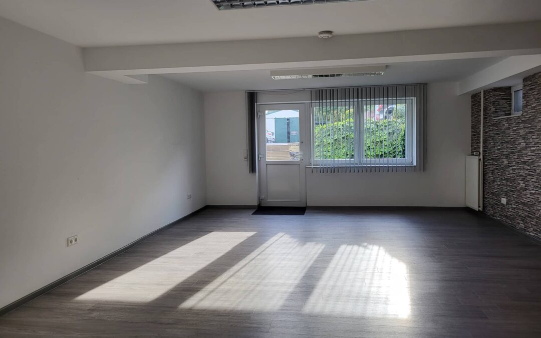 Schönes, helles ca. 42m² großes Büro mit viel Abstellfläche sucht neuen Mieter – Selfkant